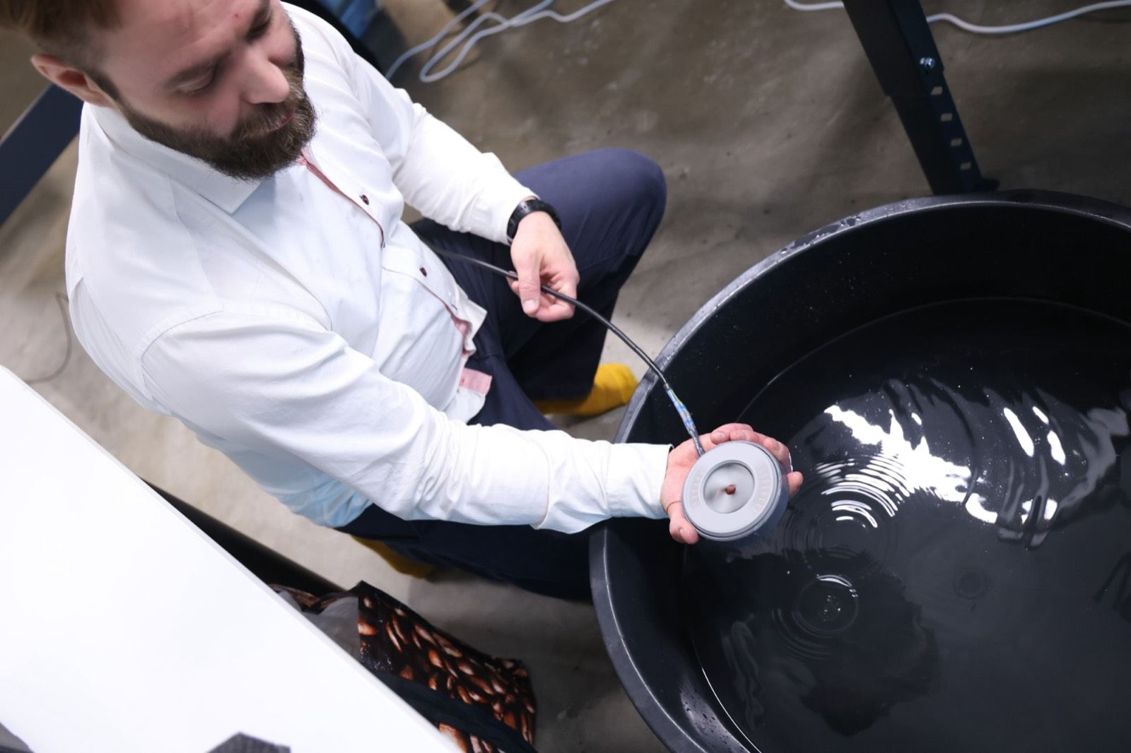 Testing an underwater drone thruster in a water tank